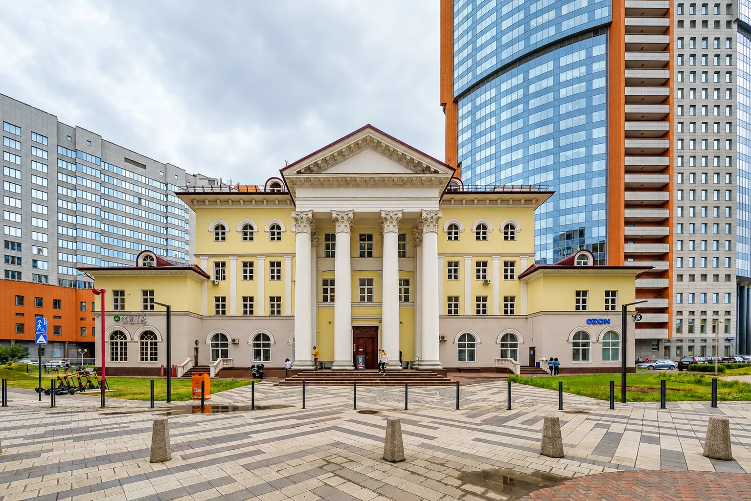 Фасад бизнес-центра «Пионер Плаза»